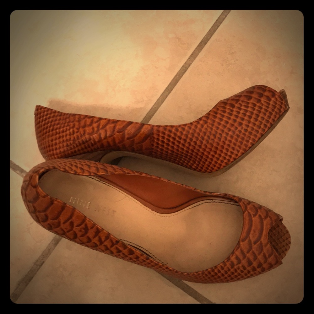 Adorable 9 West heels